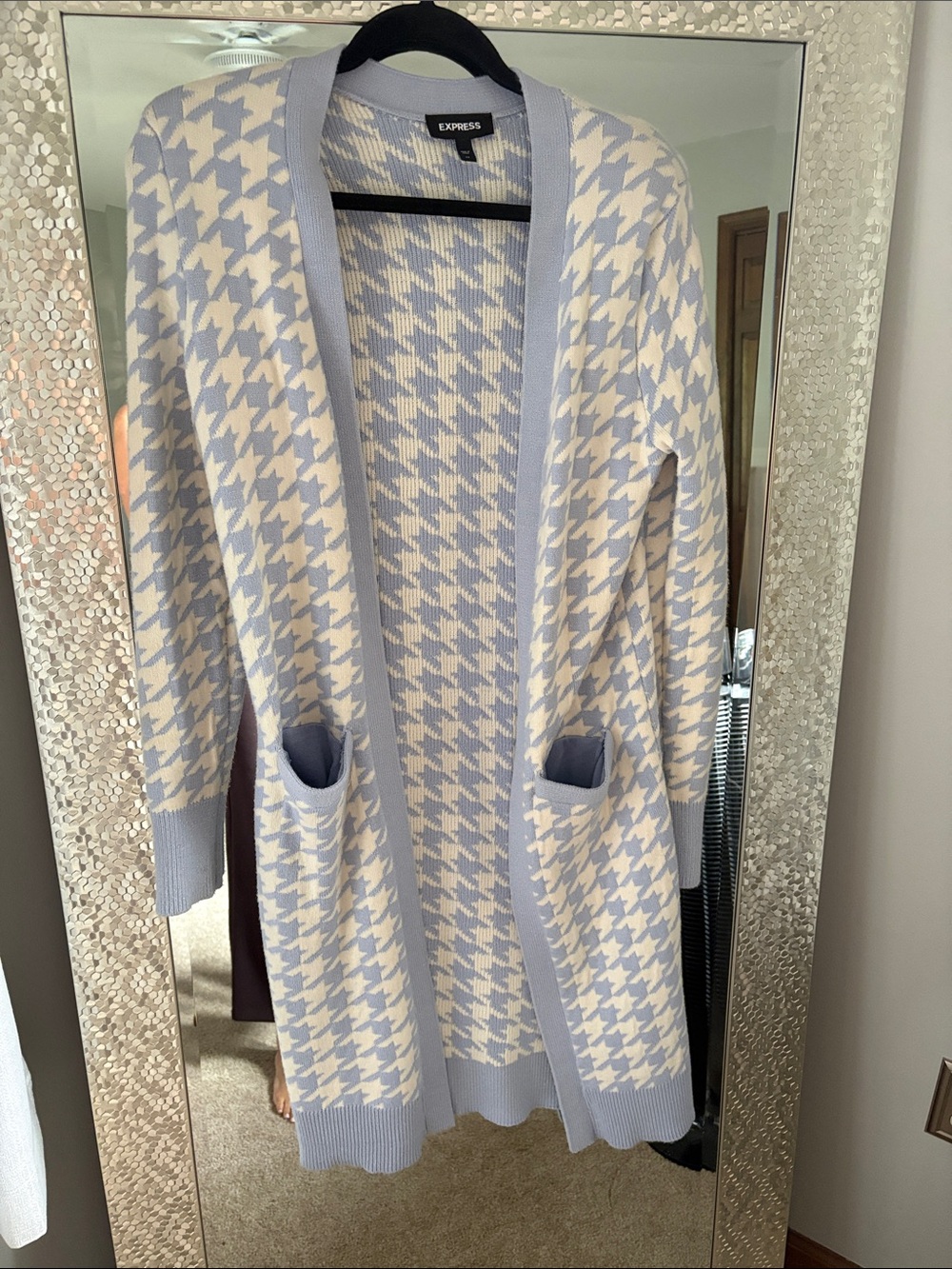 Express Open-Front Houndstooth Cardigan in Light Blue and Cream